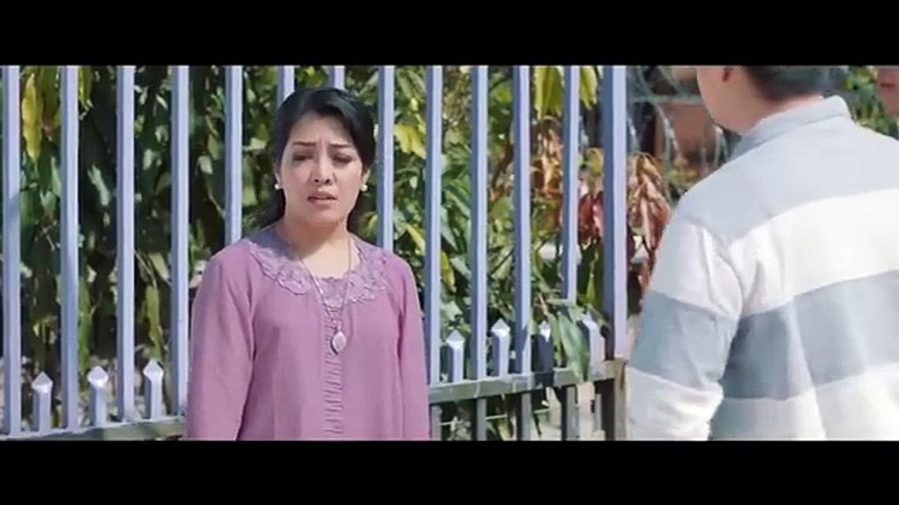 မြက်နုဇာတ်ကား စဆုံး နေတိုး ဝတ်မှုံရွှေရည်