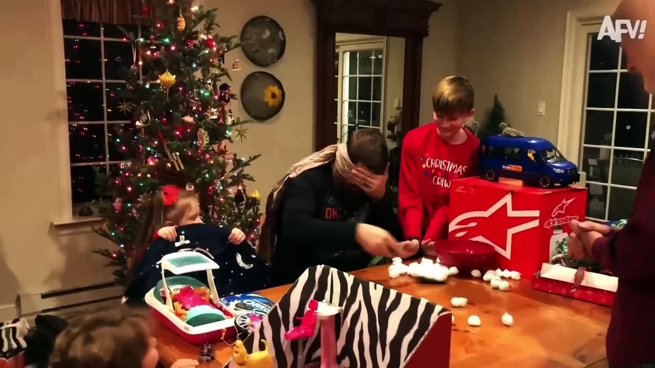 Funny Videos on the Naughty List 🎁🎄 Best Christmas Fails 2025