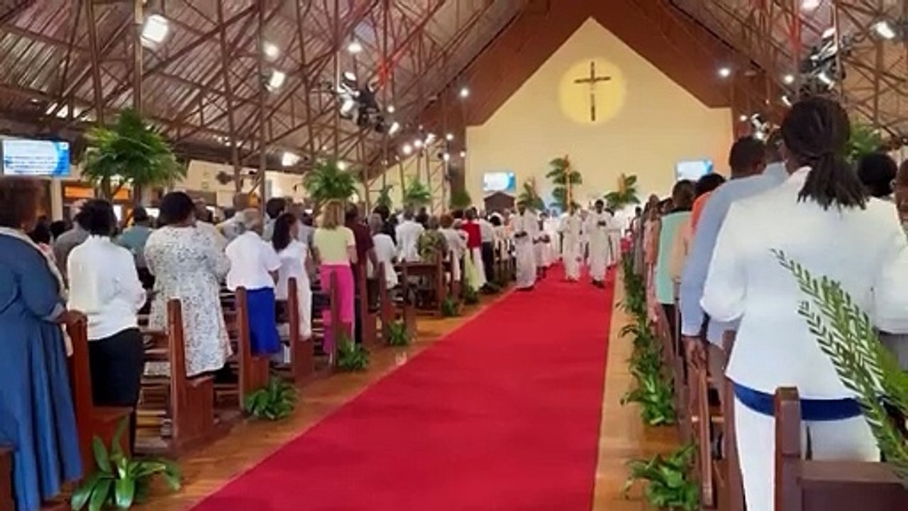 MESSE AU VAUCLIN LE JOUR DU SEIGNEUR