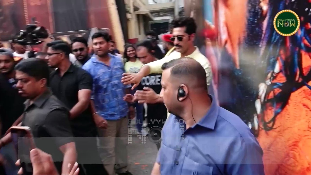 Vicky Kaushal Ignites the Crowd with Dhol Performance at Chhaava Event 🎉