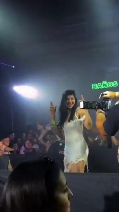 Cazzu en fiesta polenta