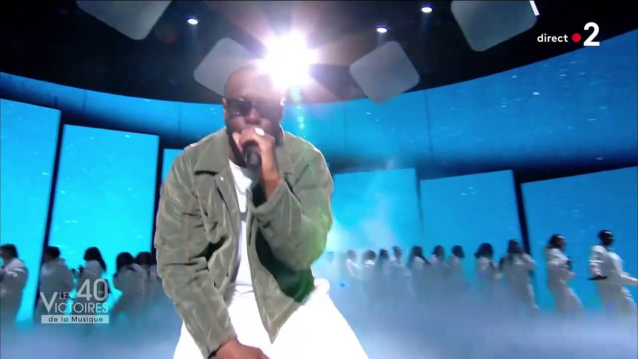 Gims chante "Ciel" aux Victoires de la Musique