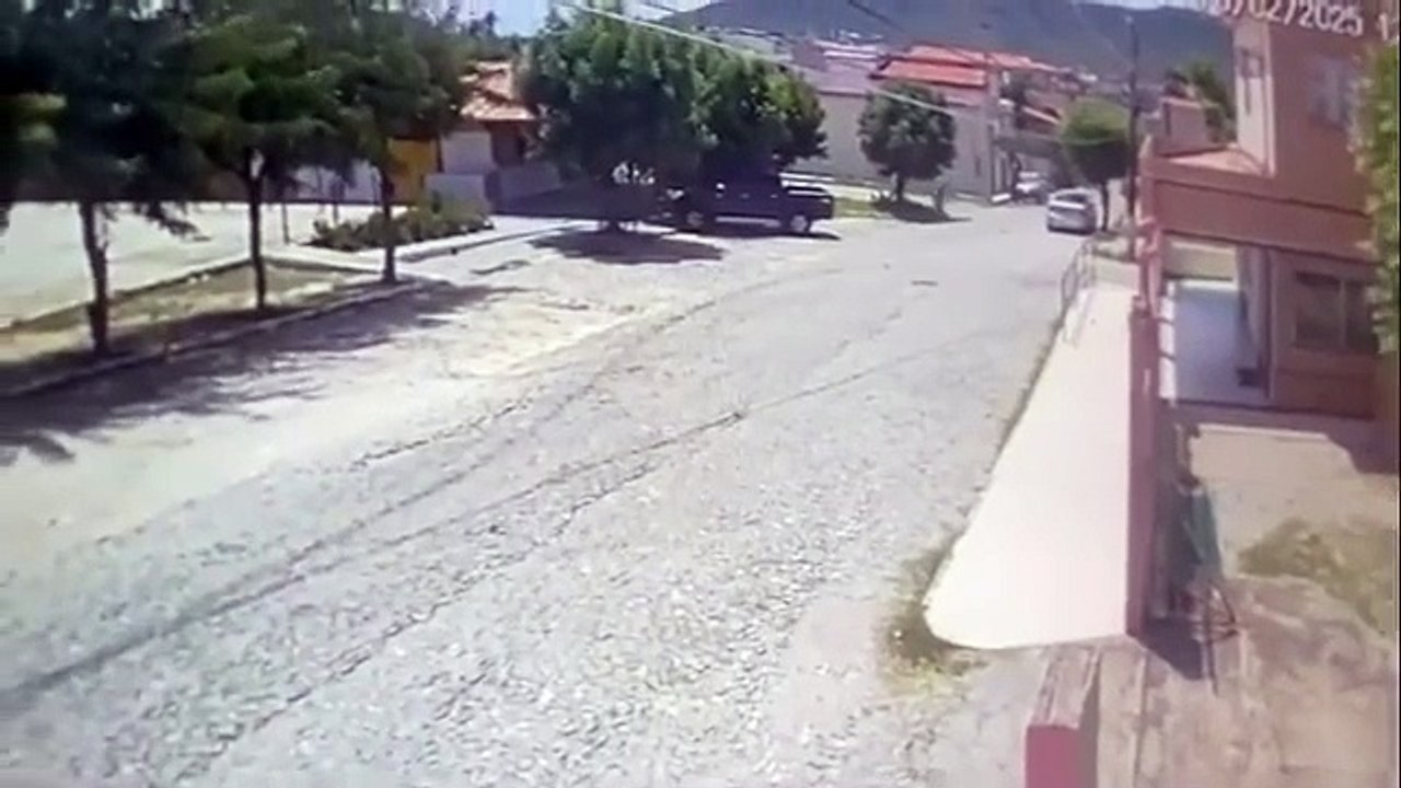 Criminosos atacam jovem em Quixeramobim