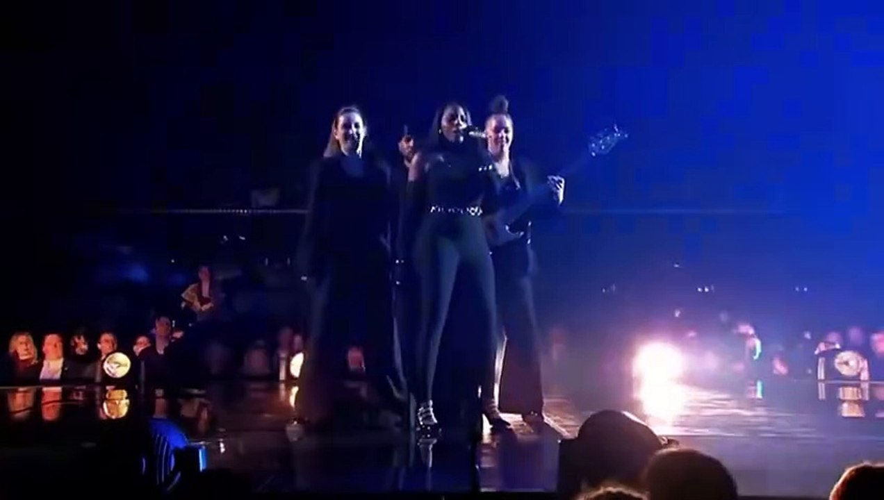 Mentissa chante "Désolée", sa chanson pour l'Eurovision