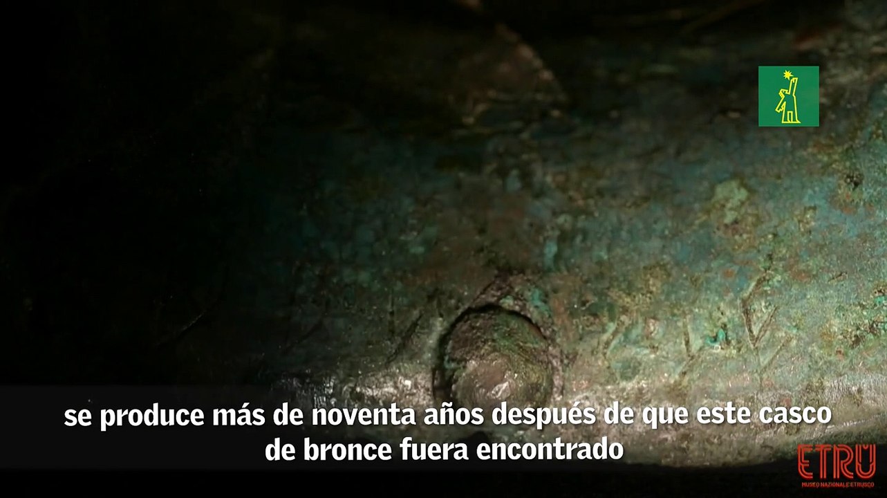 Hallan una rara inscripción en un casco etrusco de más de dos milenios