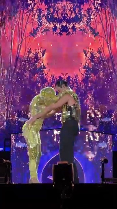 Il video del reggino Giuseppe Giofrè che balla con Jennifer Lopez fa il giro del web