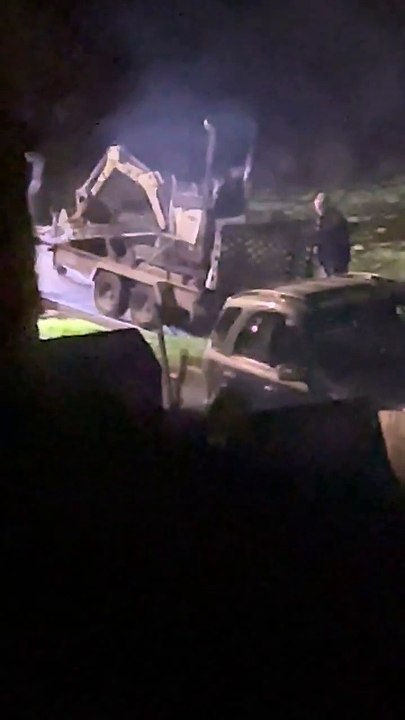 Driver flees car following crash after police pursuit