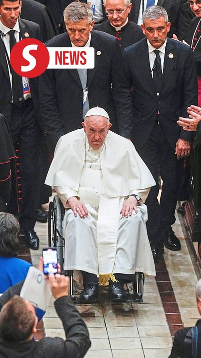 Faithful grapple with worry and hope as Pope Francis remains in critical condition