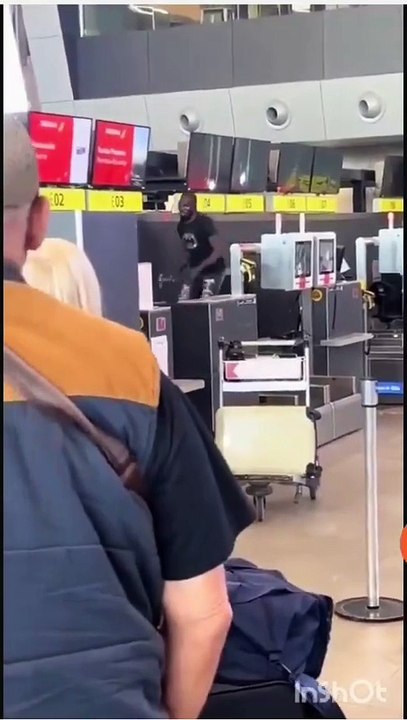 Haitiano rompe cristales de aereopuerto de Chile