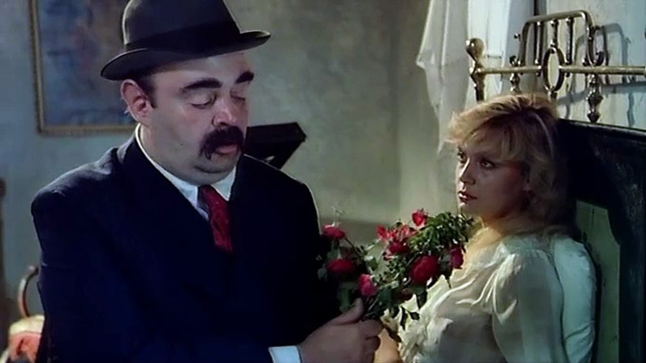 Cudo Nevidjeno (1984) – A Village’s Hidden Secret Unveiled 🌟