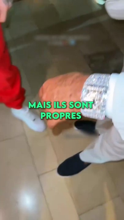 Central Cee est trop fier de sa chaîne 😅💎