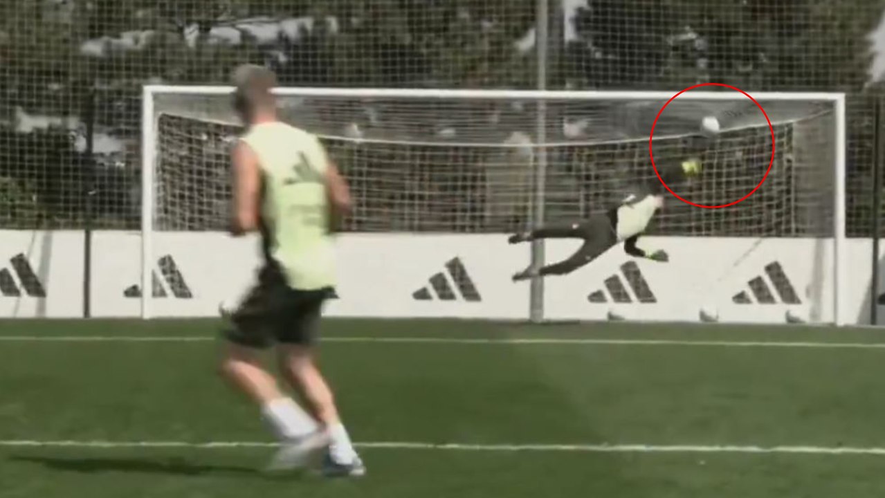La zurda de Mastantuono ya deslumbra en Valdebebas: imparable para cualquier portero