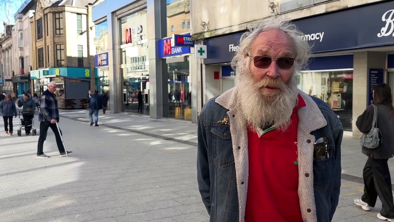 How can parents keep kids safe online?