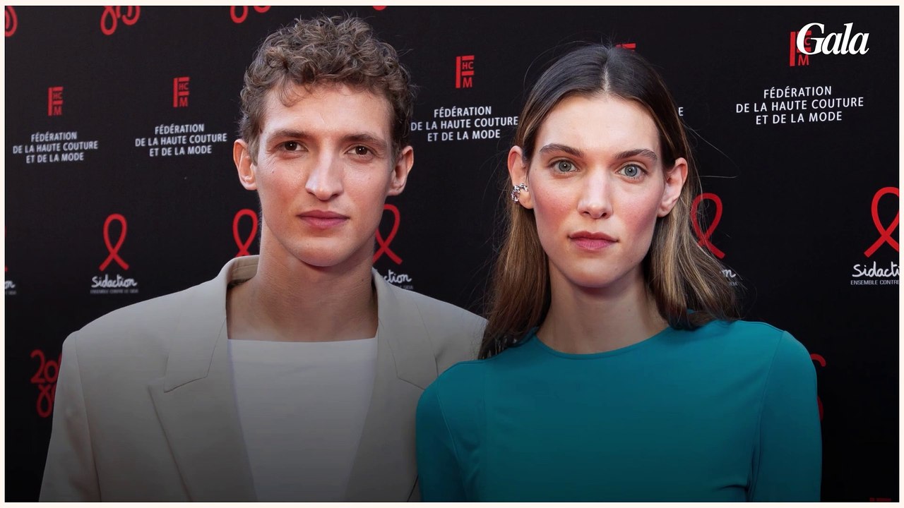 GALA VIDEO - Charlotte Cardin se confie sur son compagnon Aliocha Schneider : “Un couple modèle, sûrement pas”