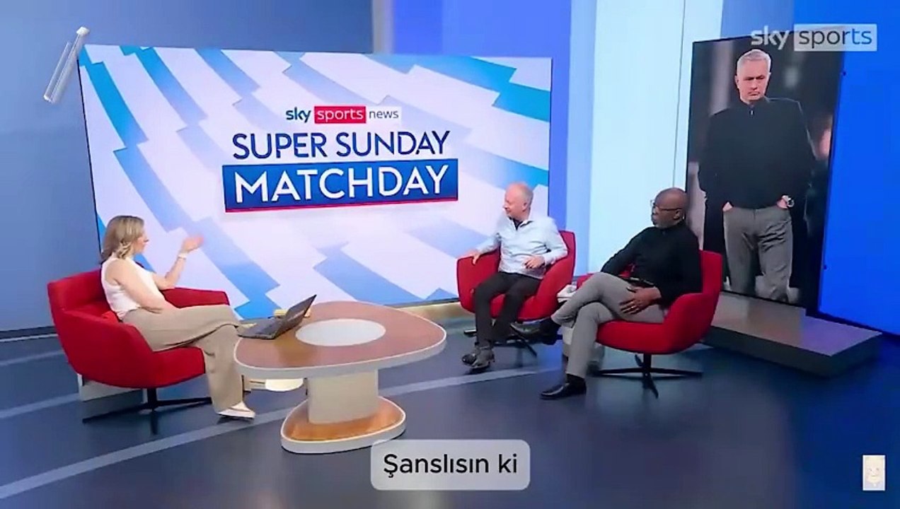 İngiltere'de gazeteci canlı yayına Fenerbahçe tişörtü ile çıktı