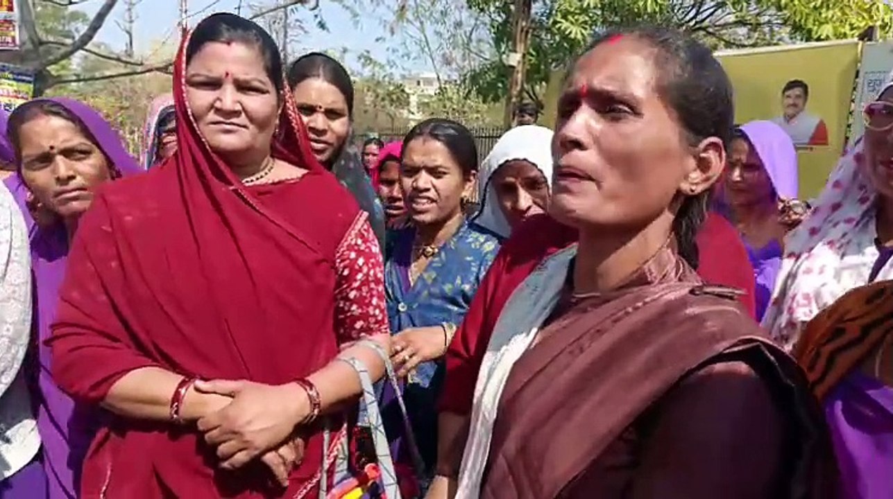 आशा कार्यकर्ताओं ने कलेक्ट्ररी में किया धरना प्रदर्शन