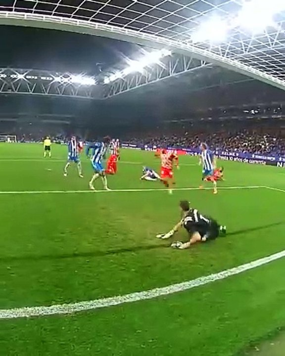 La espectacular parada de Joan García en el Espanyol-Girona: por este motivo gusta al Barça