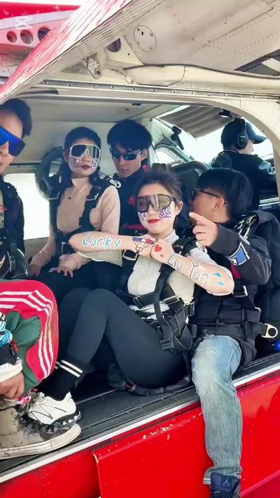 Freefall Frenzy: Skydiving Adventure in the Open Sky!