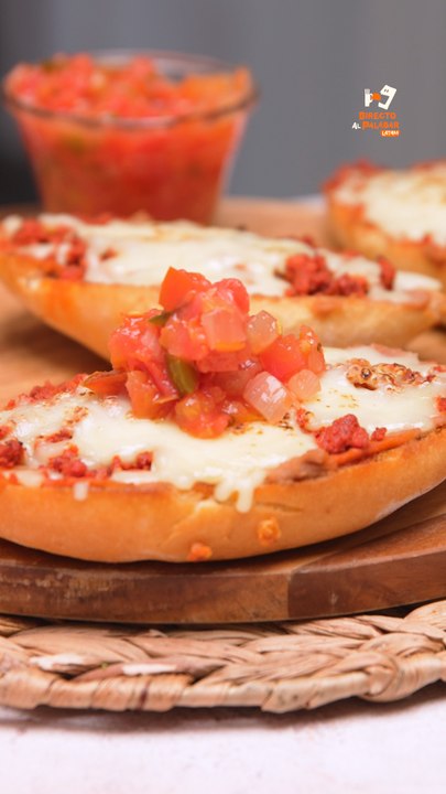 Molletes con chirizo estilo Sanborns