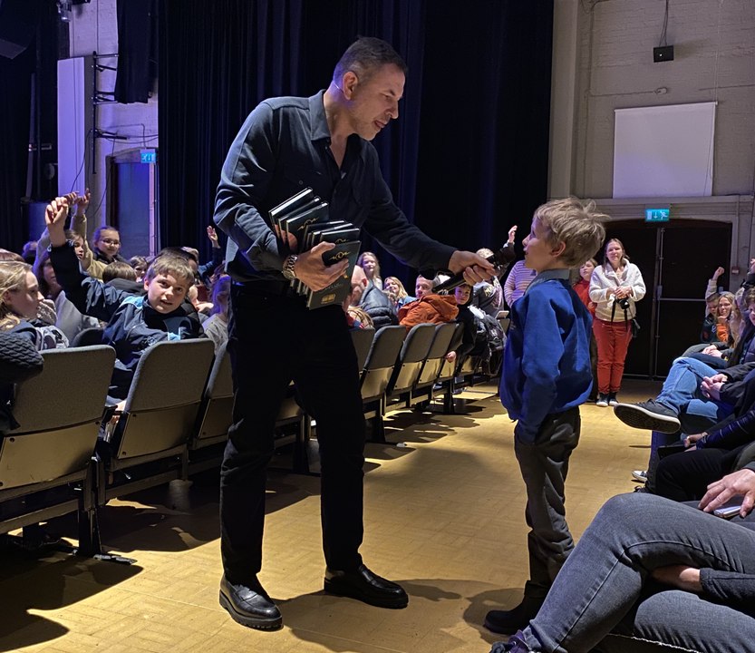 David Walliams delights Farnham Literary Festival crowd