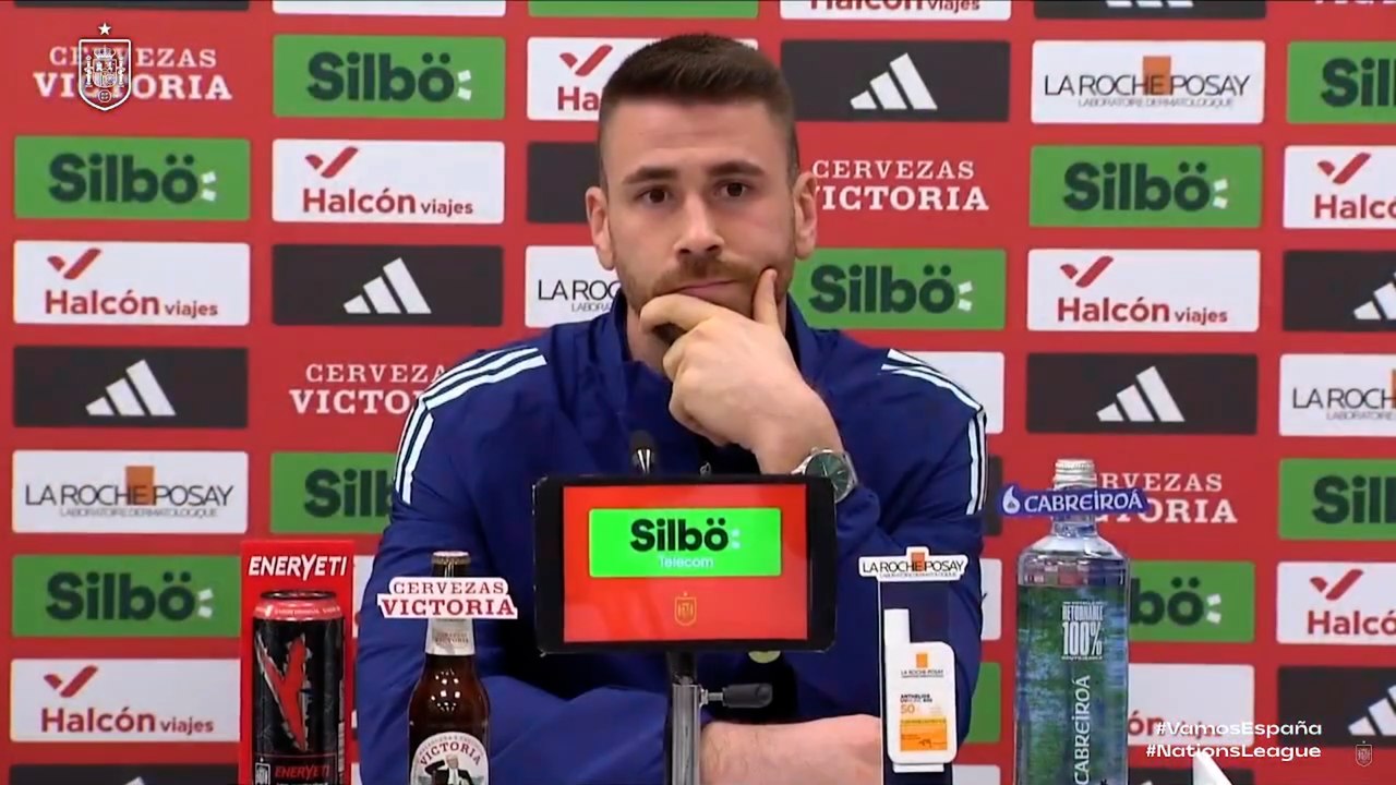 Unai Simón se enfrenta a un periodista: "No te voy a responder a ninguna pregunta"