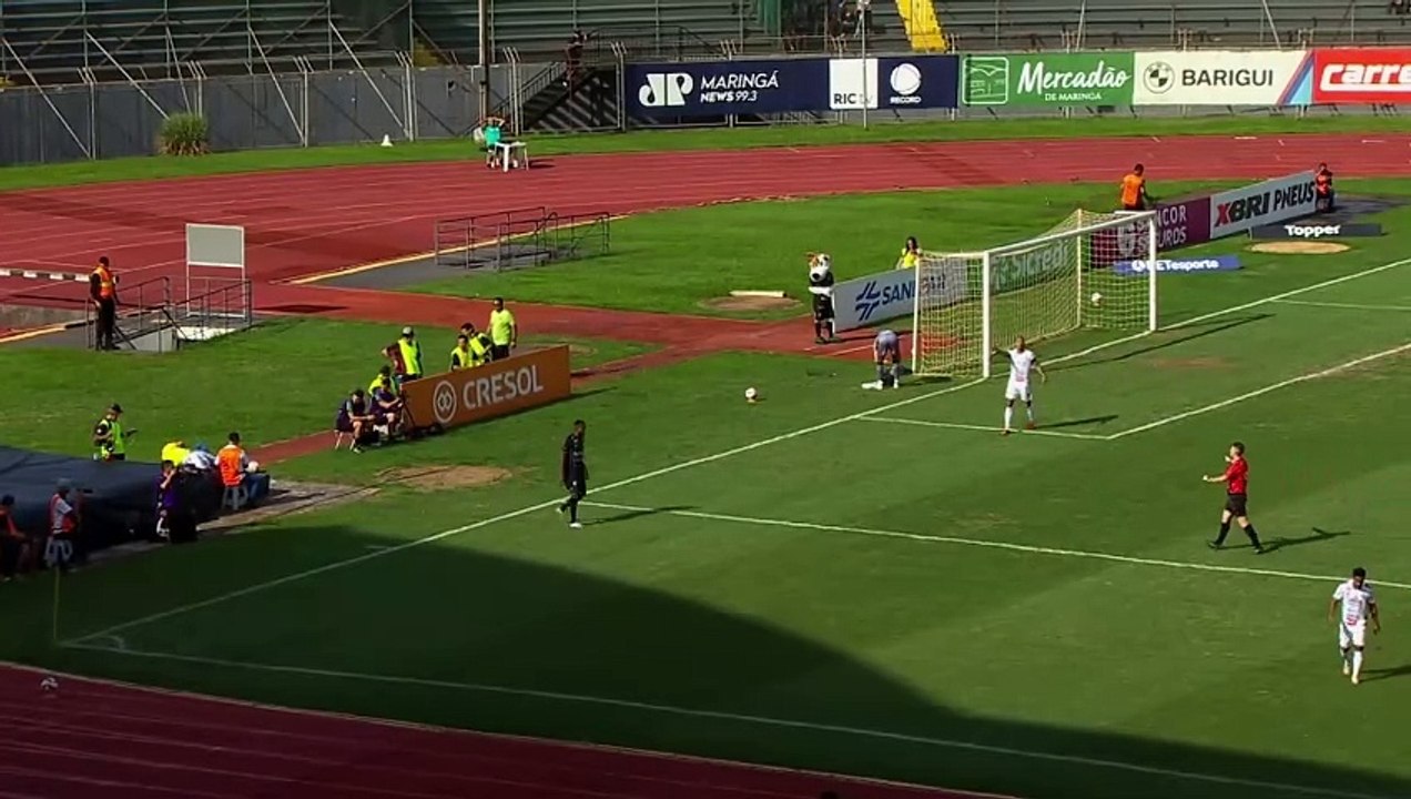 Repórter leva carrinho na final do Paranaense entre Maringá e Operário