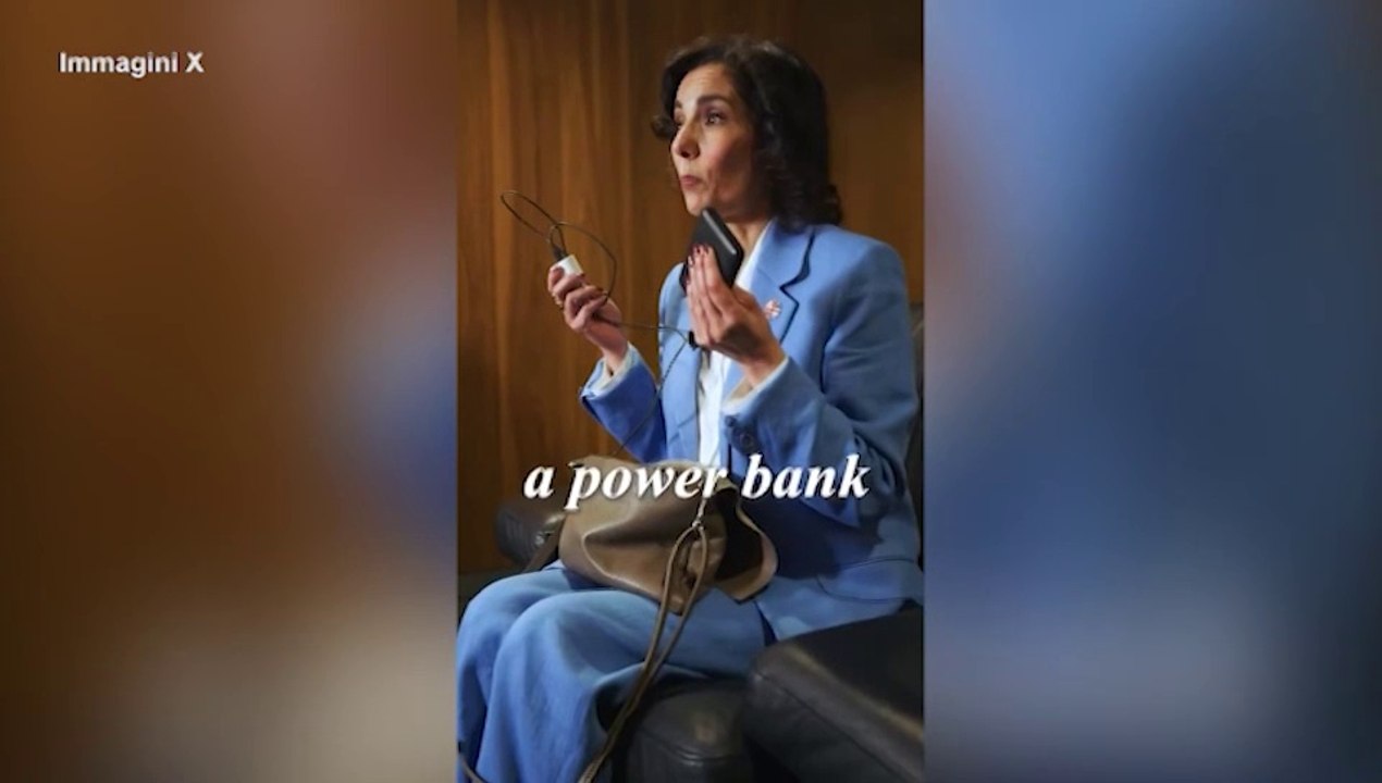 Ue, la commissaria per la Gestione delle Crisi mostra il kit di sopravvivenza