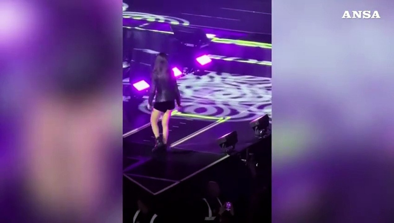 Giorgia sul palco insieme a Geolier, il duetto inedito di "La cura per me"