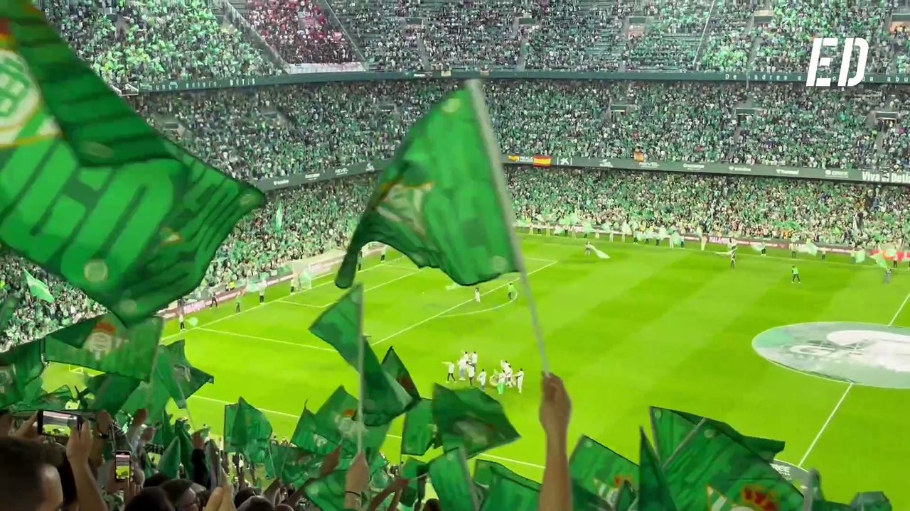 El tifo y el Himno en El Gran Derbi