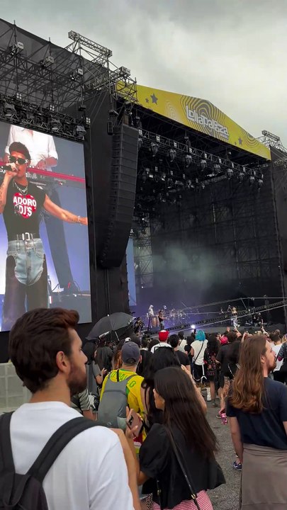 Duo CA7RIEL & Paco Amoroso fez baile: gracias a dios nací en Latinoamérica