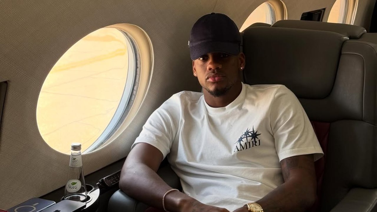 Jhon Durán fue visto con exnovia de compañero de selección y famoso reguetonero