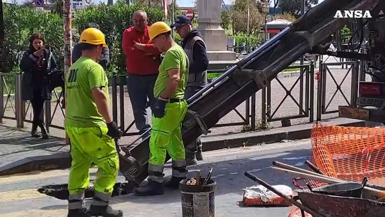 Voragine a Napoli, forse causata dalla banda del buco