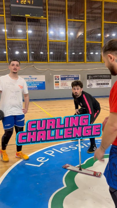 Curling challenge ! 🥌😅 #Handball #Hand #Fun #Humour