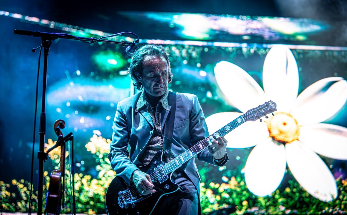 James Guitarist Saul Davies: Seeing Simple Minds perform in the 1980s changed my life