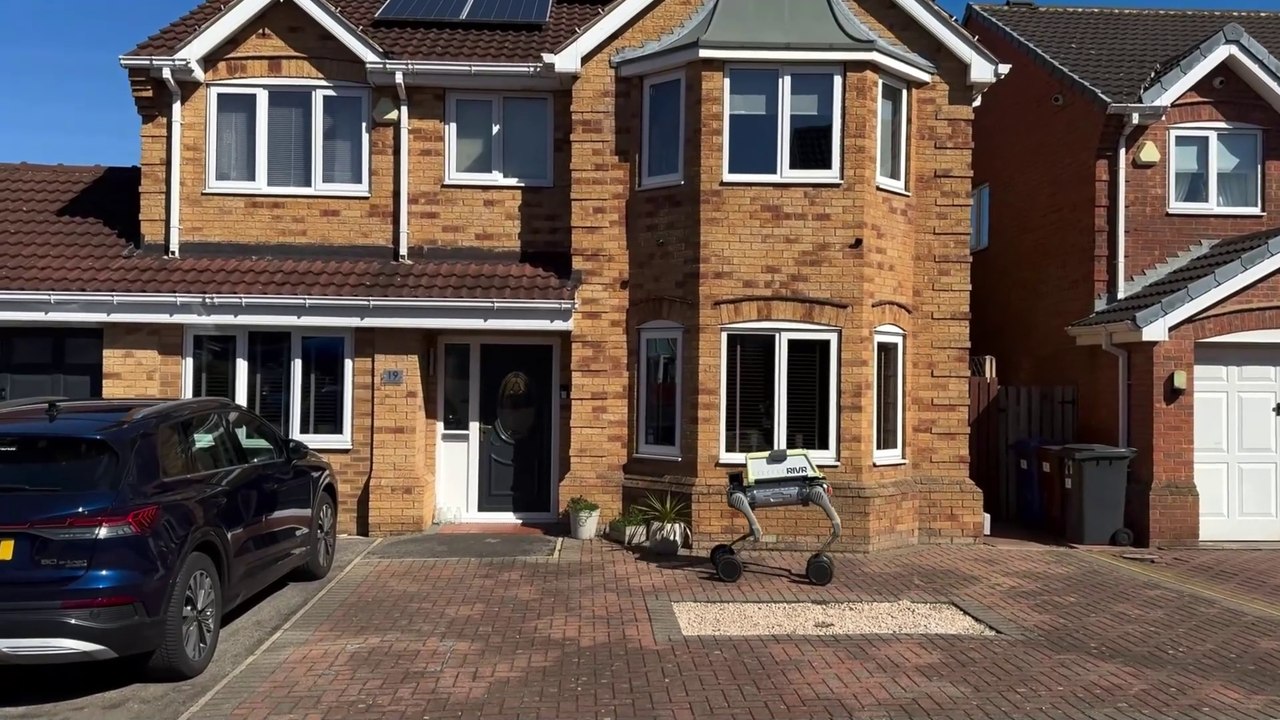 Evri robot dog delivers parcel