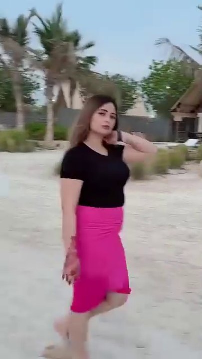 Marvi Chaudhary latest beach viral video