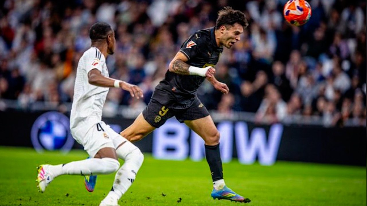 Hugo Duro debuta en 'TikTok' haciéndose el "durísimo" tras su gol en el Bernabéu