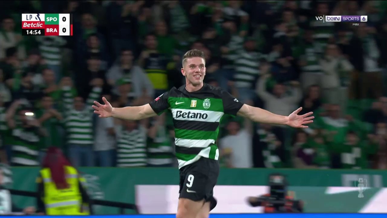 Viktor Gyökeres s'offre un coup franc direct splendide !