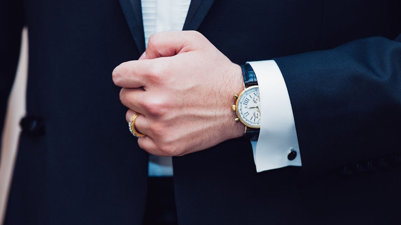 Average man feels two-thirds more confident in a suit