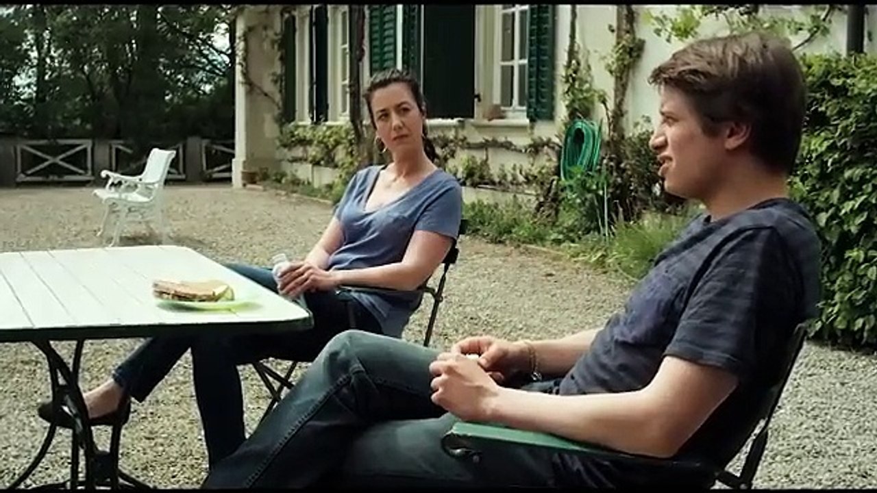 Relationship with Step-Mom _ Movie Explained in HINDI