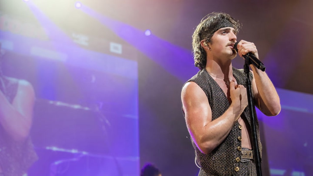 3 Things to Know About Benson Boone