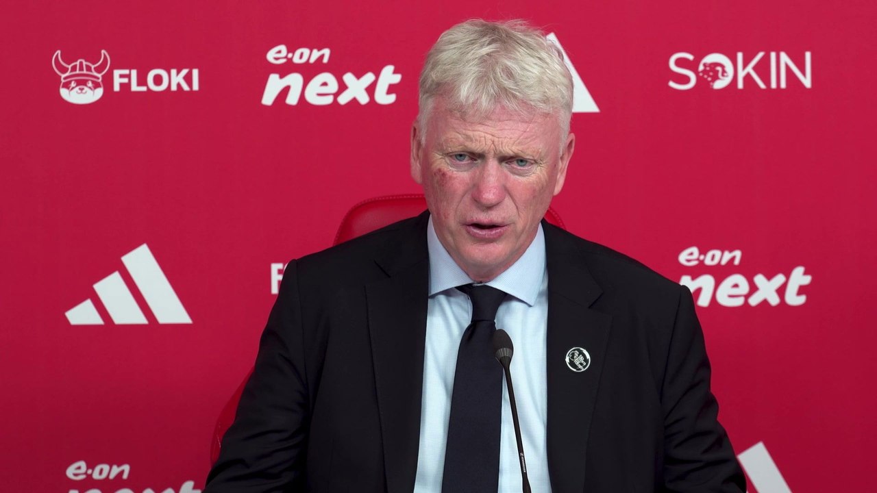 Moyes reacts to his side's dramatic last minute winner