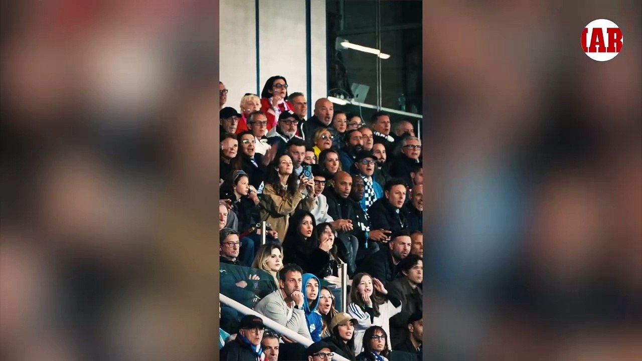 El Palco del Como Brilla con la Presencia de Celebridades en el Partido contra Torino ✨