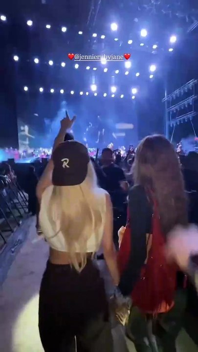 BLACKPINK: Jennie, Lisa e Rosé se reúnem no Coachella