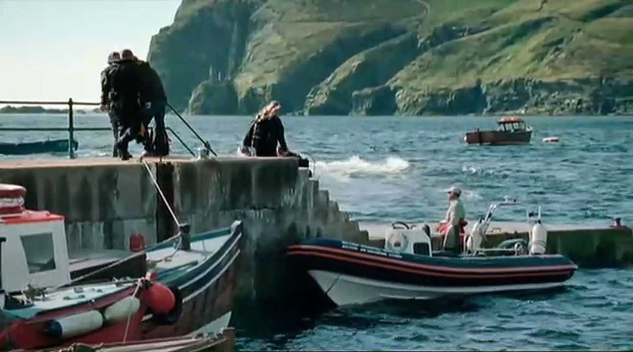 the dark / 2005 supernatural thriller  movie sean bean