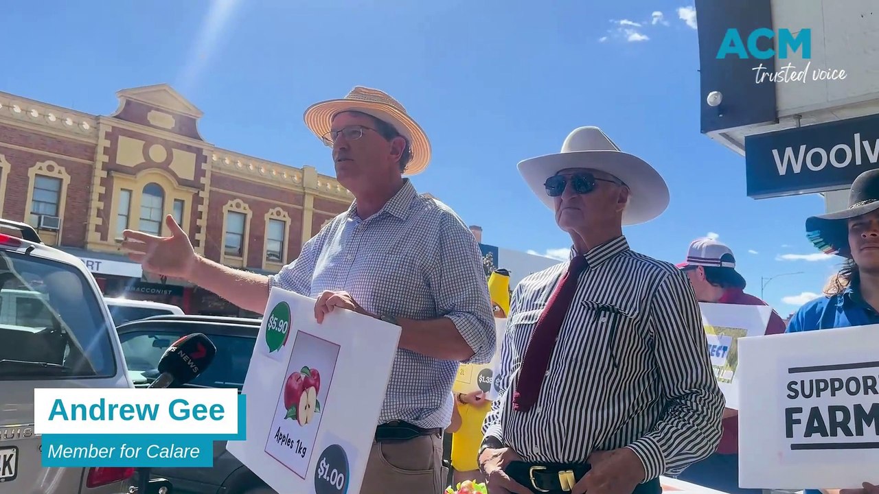 Andrew Gee and Bob Katter in Bathurst