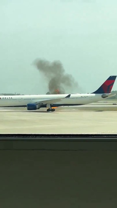 US plane engine catches fire