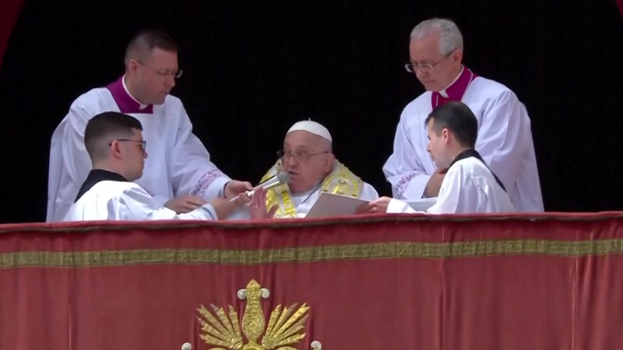교황, 부활절 미사 깜짝 등장..."가자 상황 개탄스러워" / YTN