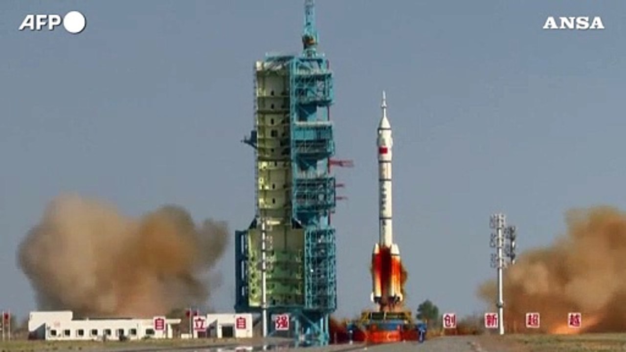 Cina, lanciata la navicella spaziale Shenzhou-20