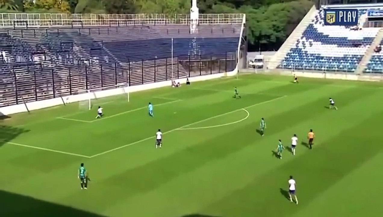 El gol de Nicolás Barros Schelotto para Gimnasia ante Sarmiento